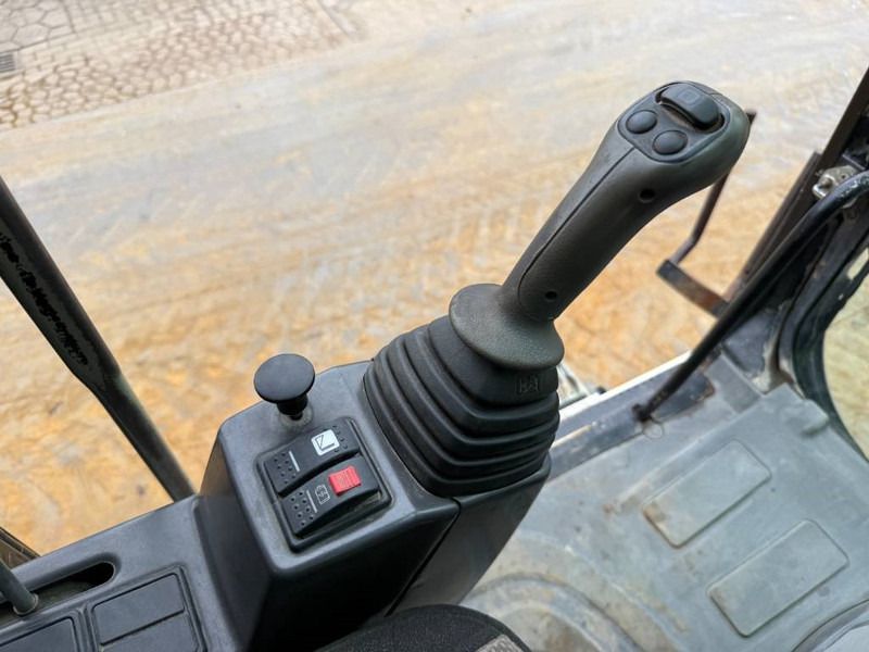 CAT M316D – Quick Coupler / Automatic Greasing (2011)