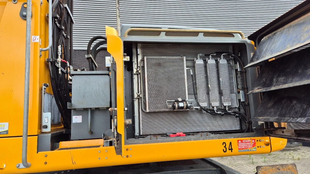 2017 Liebherr LH40 M Material Handler