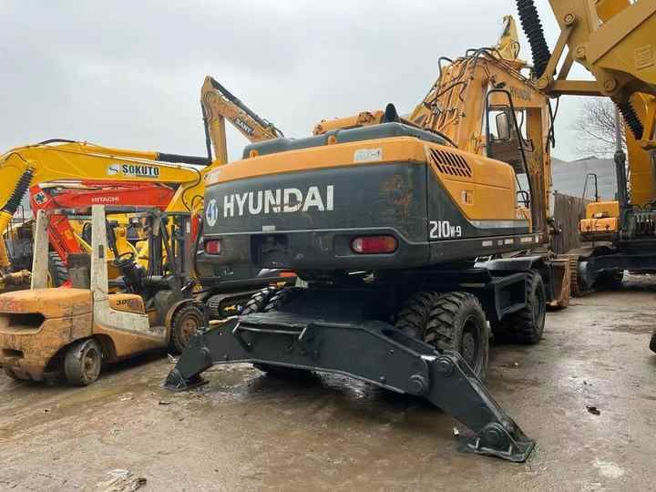 2018 Hyundai R210W-9 Crawler Excavator