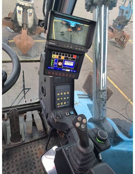 2011 Fuchs MHL360 D Material Handler