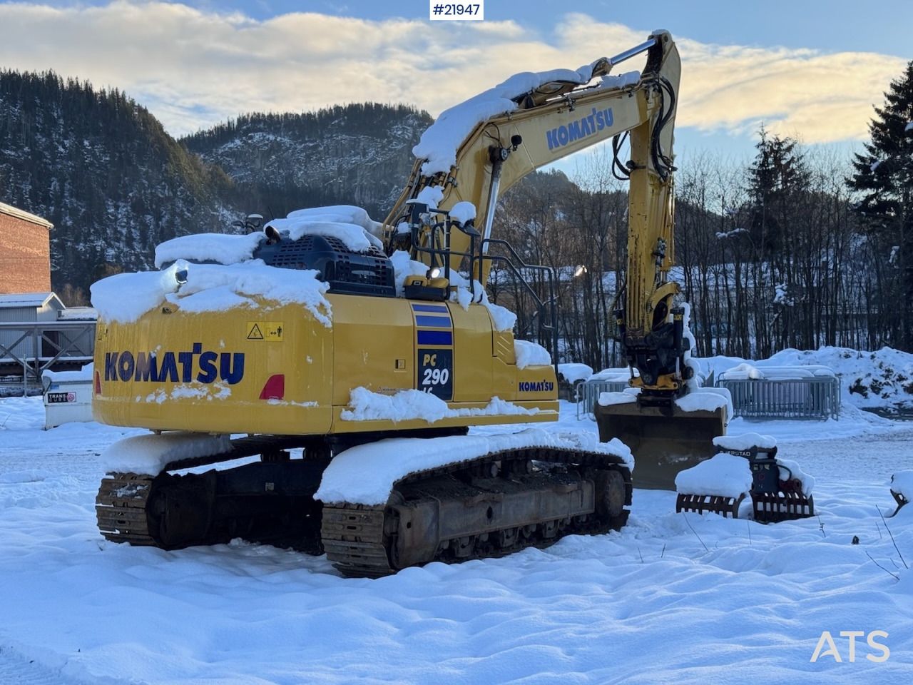 2022 Komatsu PC290LC-11 Crawler Excavator