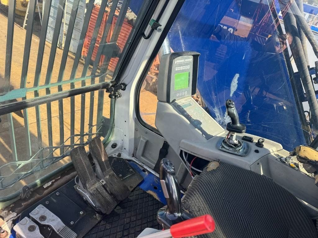 2004 Liebherr R924B EW Material Handler