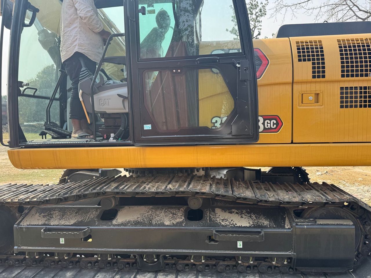 2025 Caterpillar 323GC Crawler Excavator