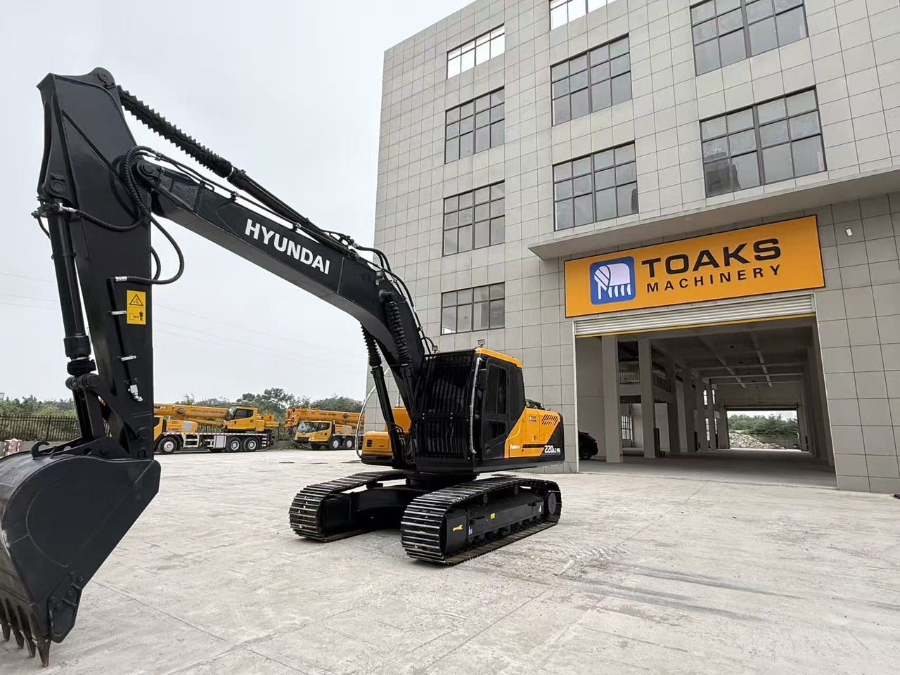 2023 Hyundai R220LC-9S Crawler Excavator