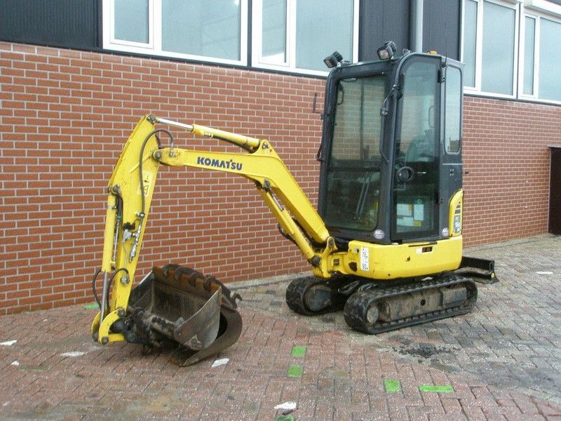 2017 Komatsu PC16R-3HS Mini Excavator