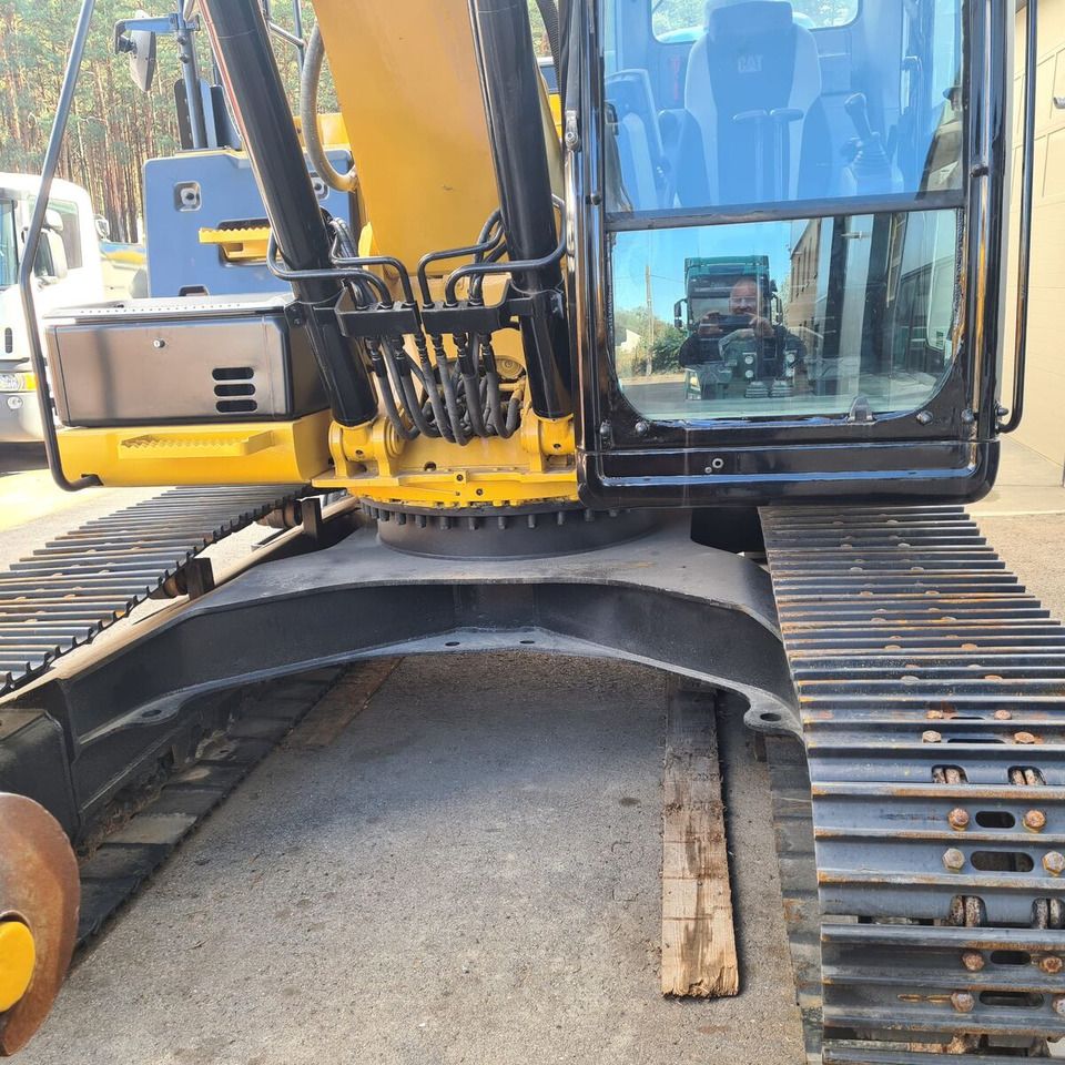 2016 Caterpillar 320E Crawler Excavator