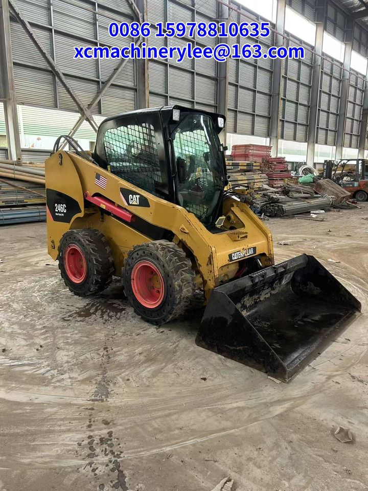 Escavatore Cingolato Caterpillar 246C del 2023