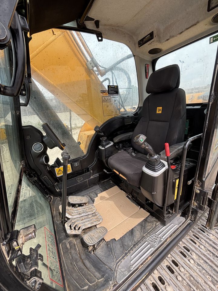 2015 JCB JS220LC Crawler Excavator