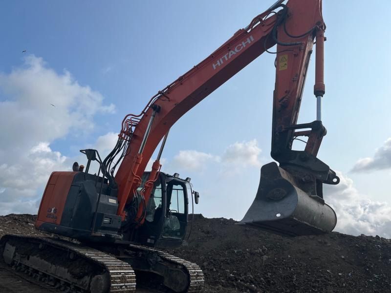2016 Hitachi ZX225USLC-5B Crawler Excavator