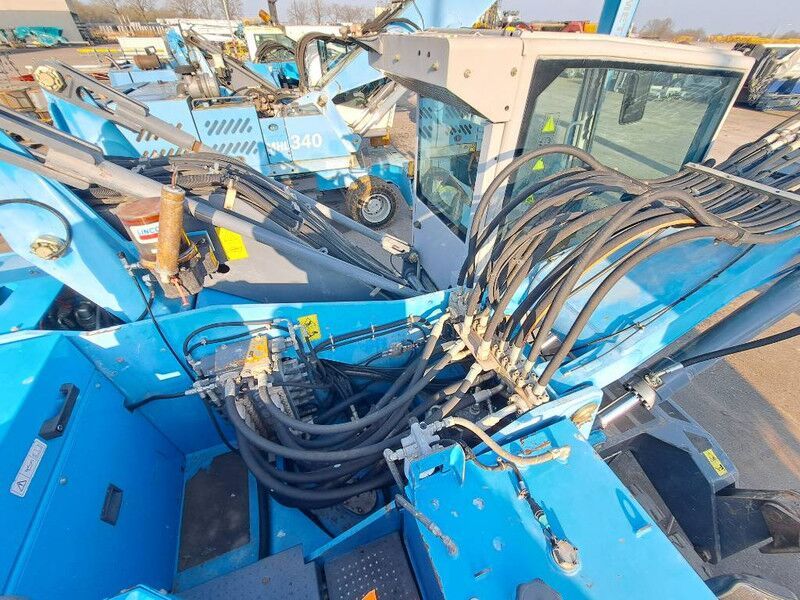 2016 Fuchs MHL331 Material Handler