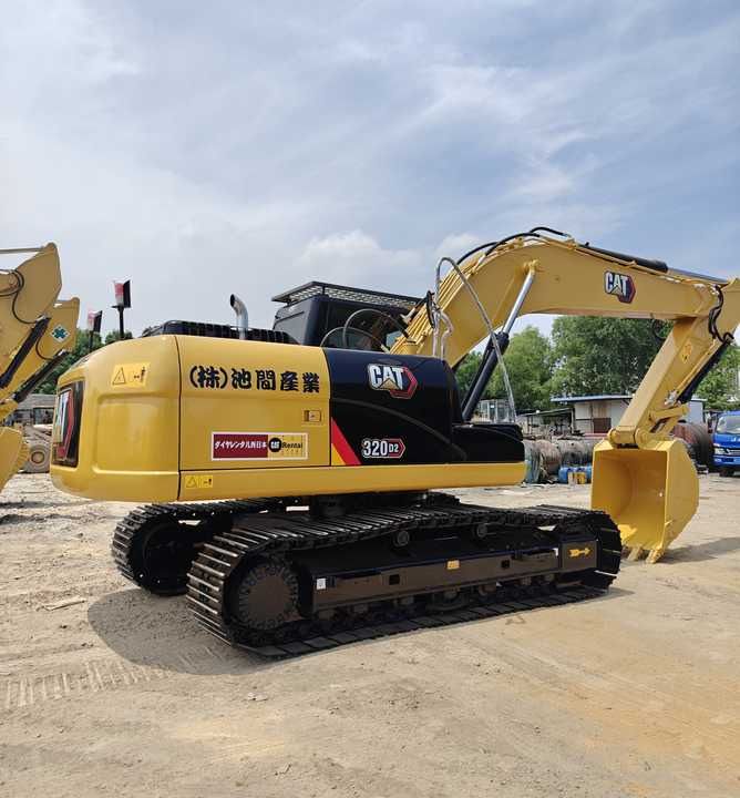 2016 Caterpillar 320D2 Crawler Excavator