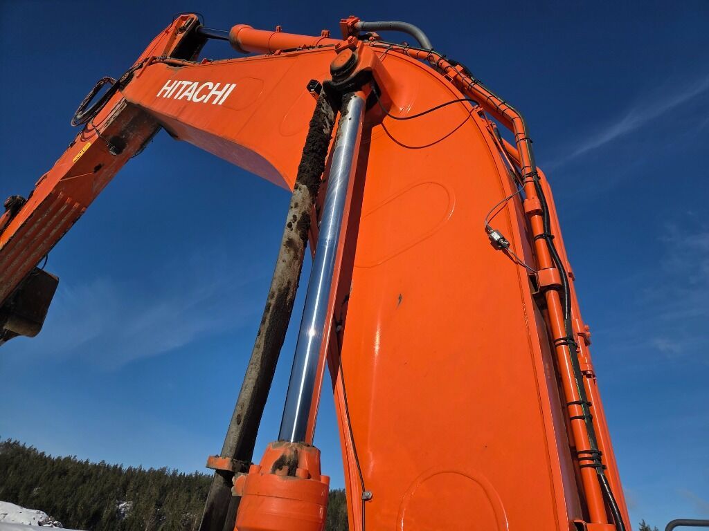2018 Hitachi ZX690-6 Crawler Excavator
