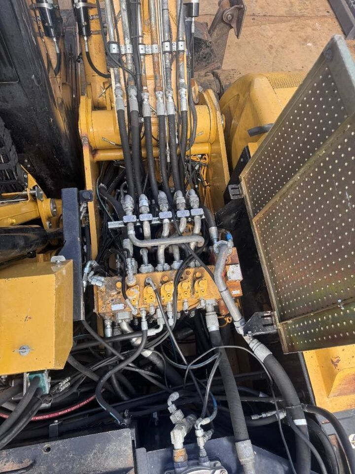 2011 Caterpillar M322D MH Material Handler