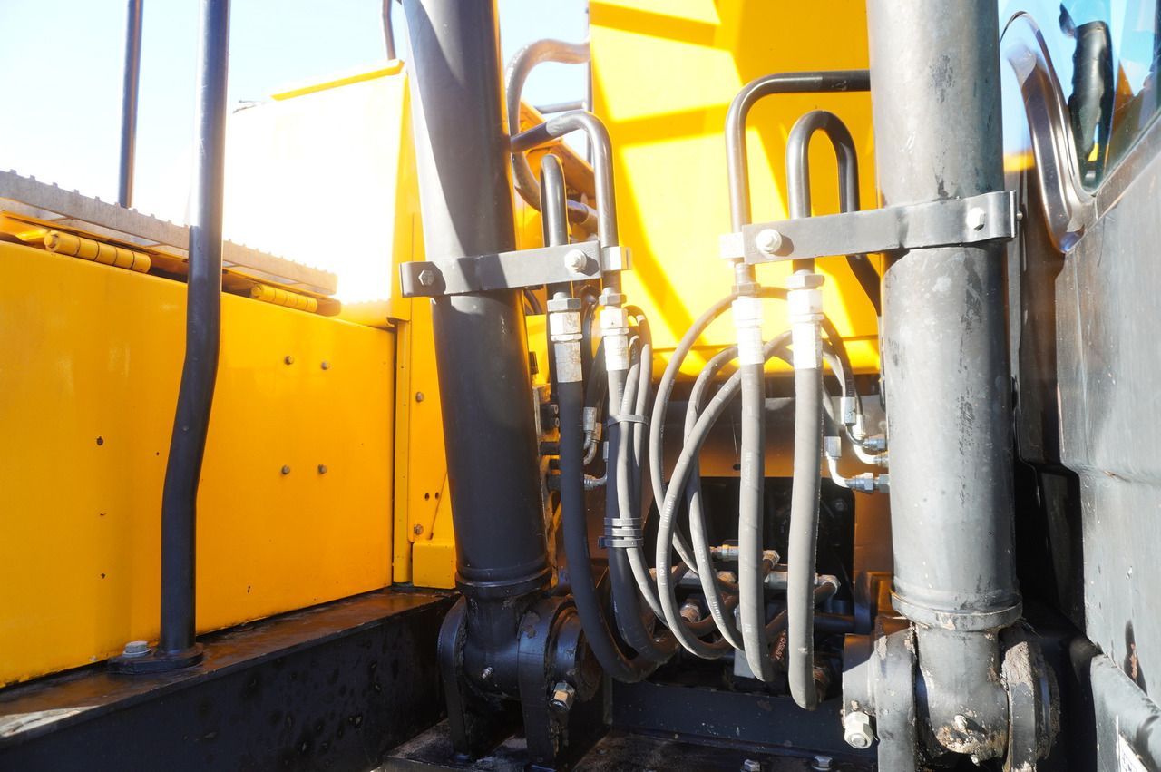 2016 JCB JS145LC Crawler Excavator
