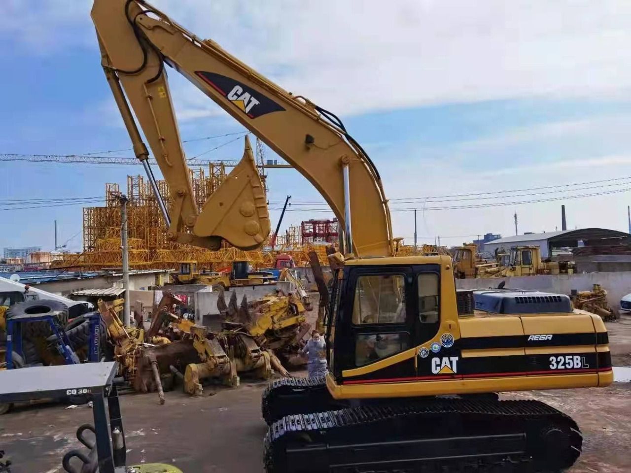 2017 Caterpillar 325BL Crawler Excavator