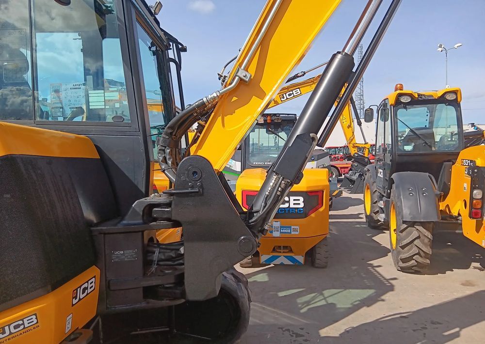 2022 JCB 90Z-2 Crawler Excavator