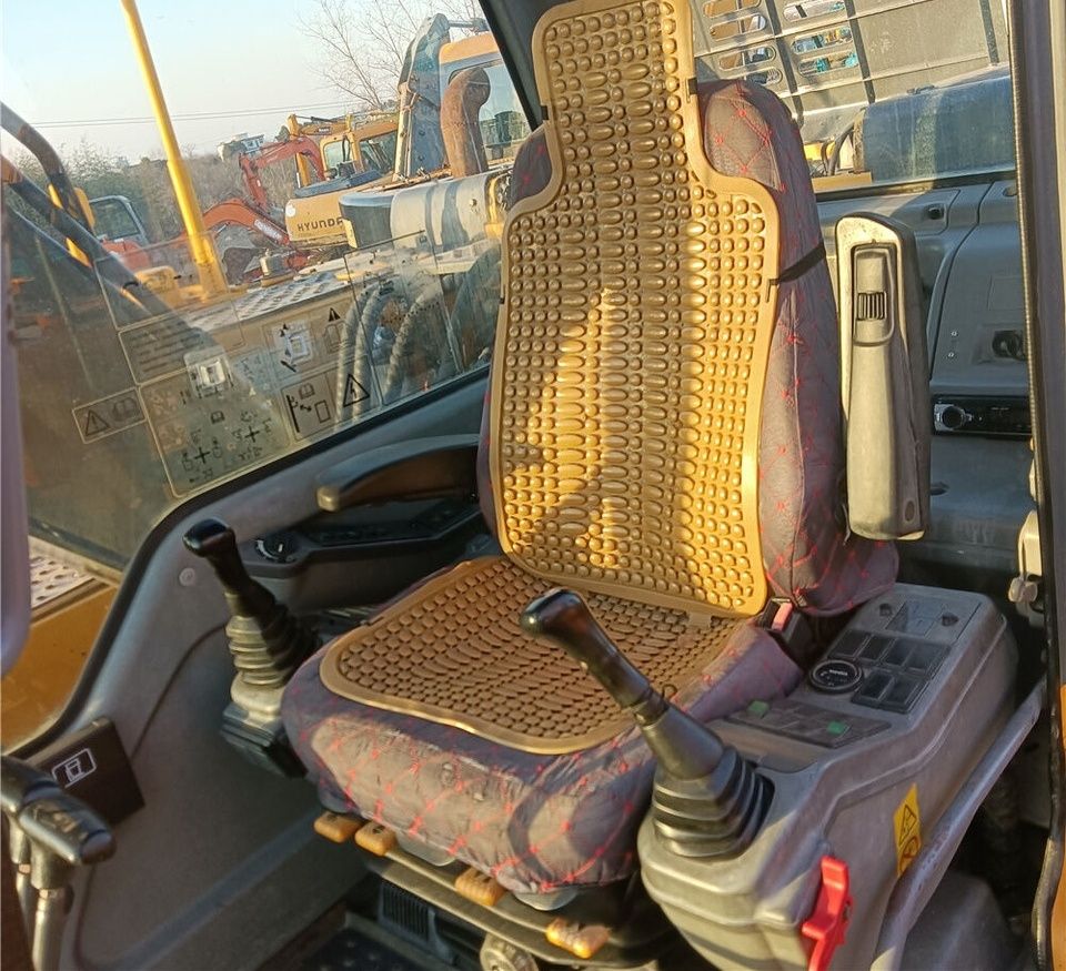 Volvo EC140B Crawler Excavator
