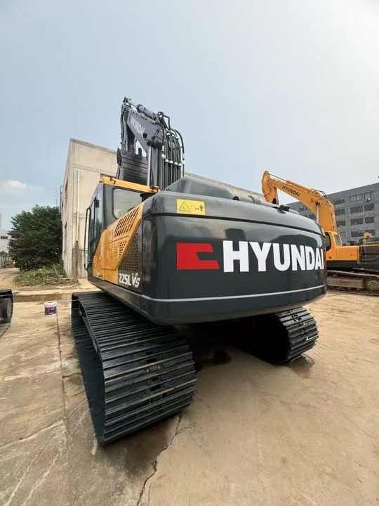 2022 Hyundai 225LVS Crawler Excavator