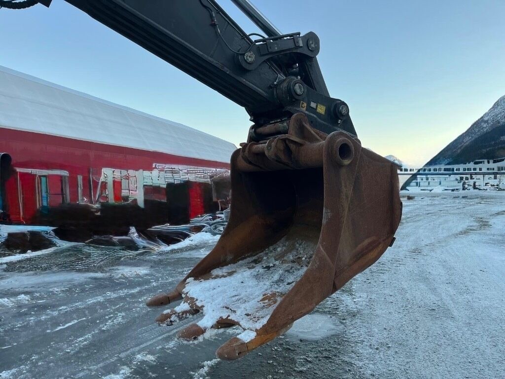 2023 Volvo EC530EL Crawler Excavator