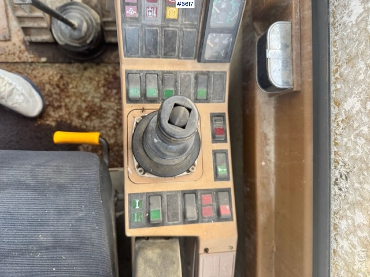 1993 Caterpillar 211BLC Crawler Excavator