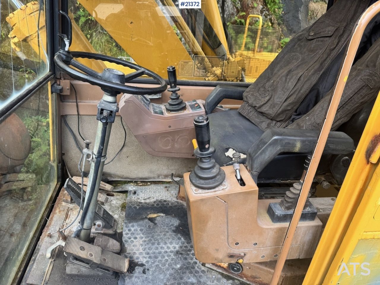 1994 Caterpillar 212B Wheel Excavator