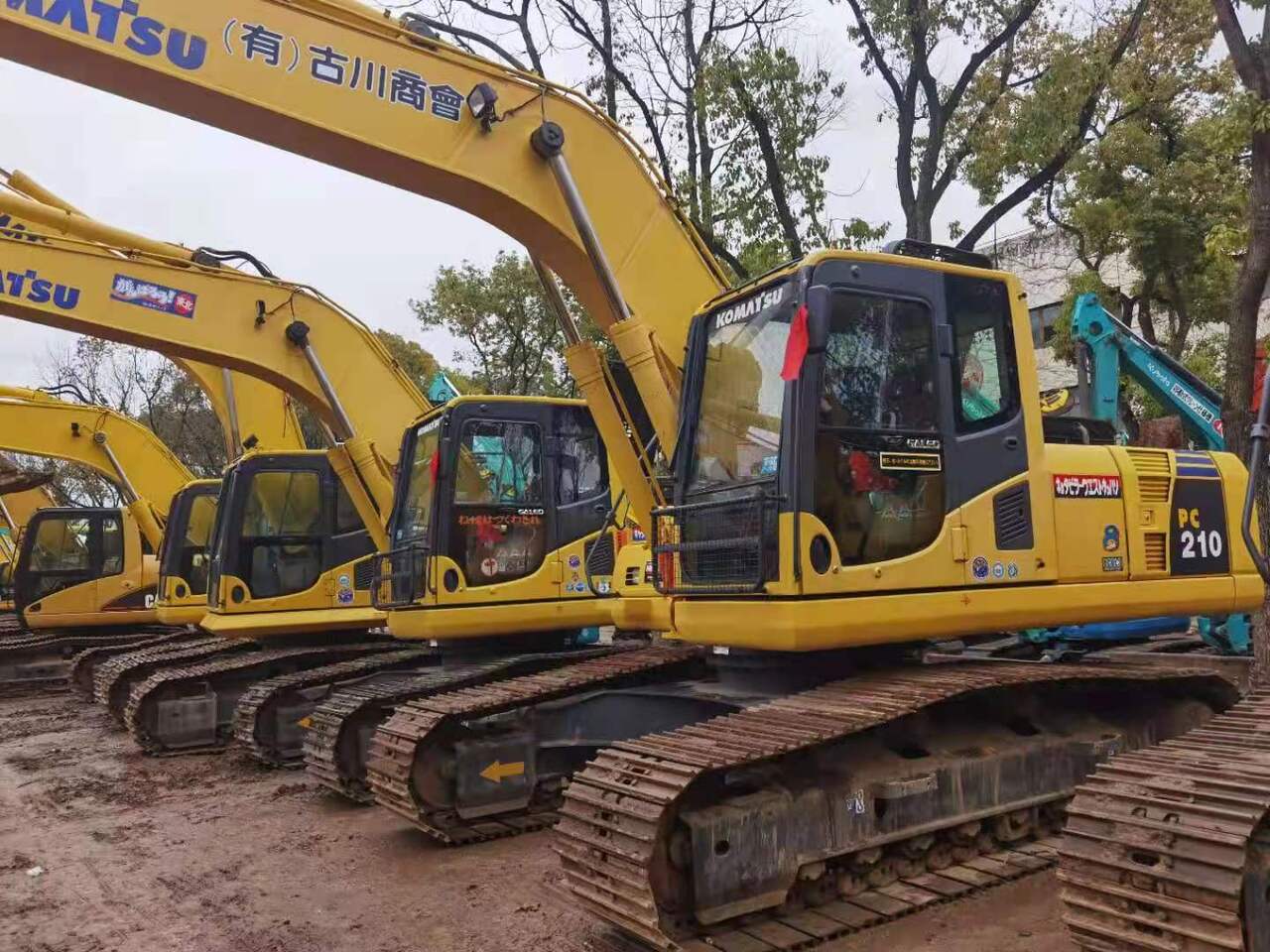 2011 Komatsu PC210-8 Crawler Excavator