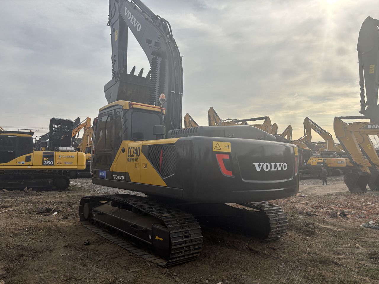 Excavadora de Orugas Volvo EC240 2022