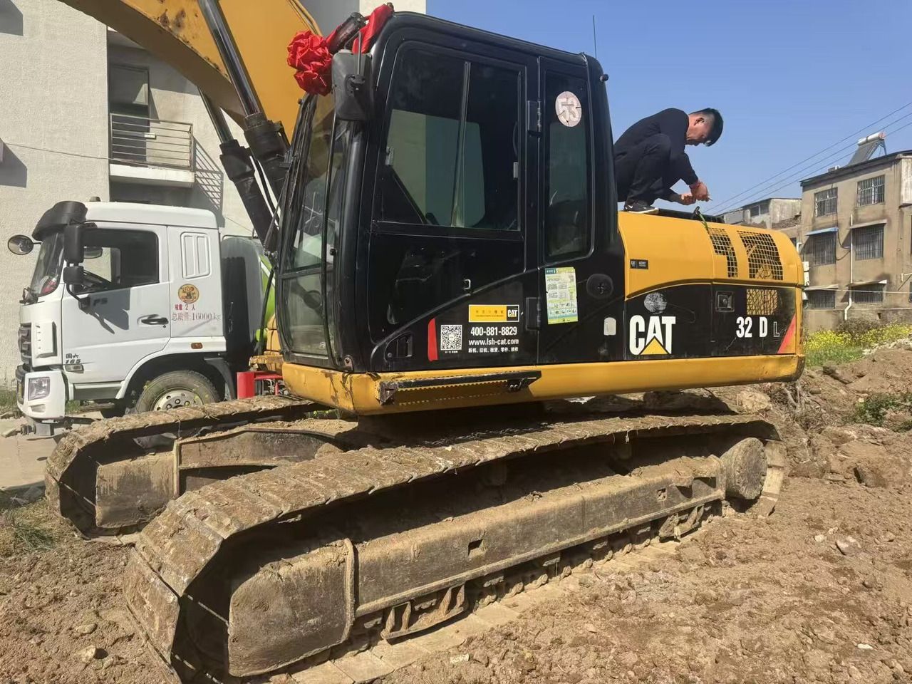 2012 Caterpillar 323DL Crawler Excavator