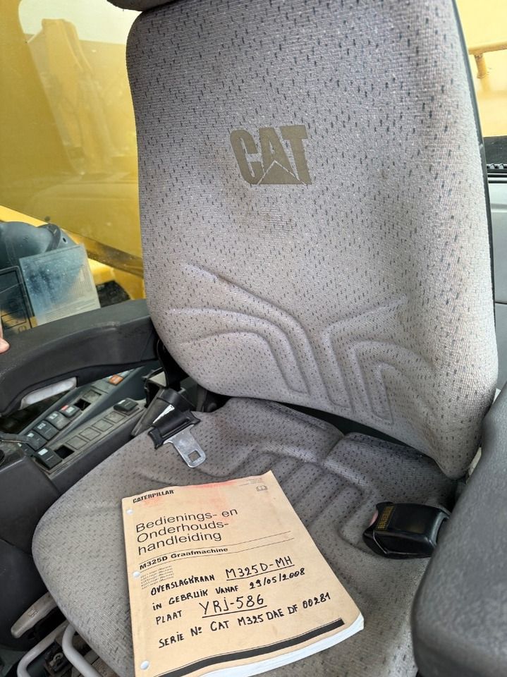 2008 Caterpillar 325D Material Handler