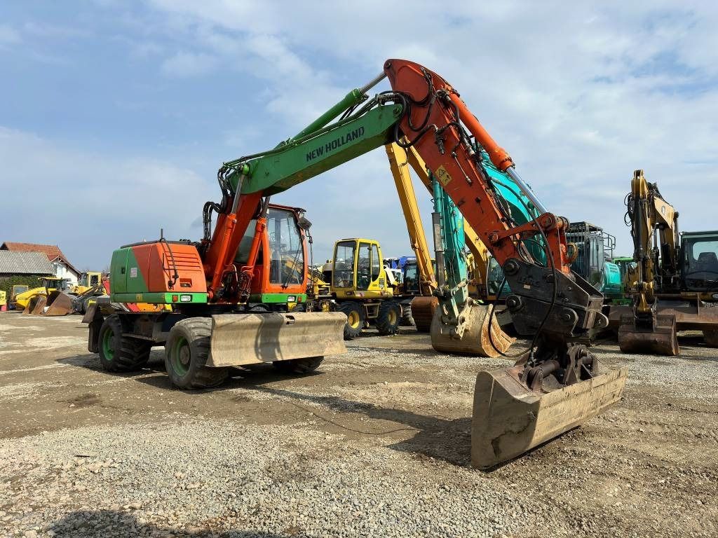 2006 New Holland MH-PLUS Wheel Excavator