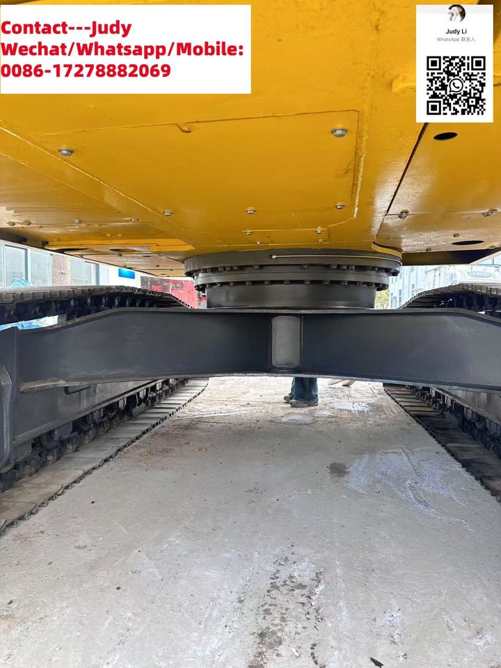 2023 Komatsu PC220-8 Crawler Excavator