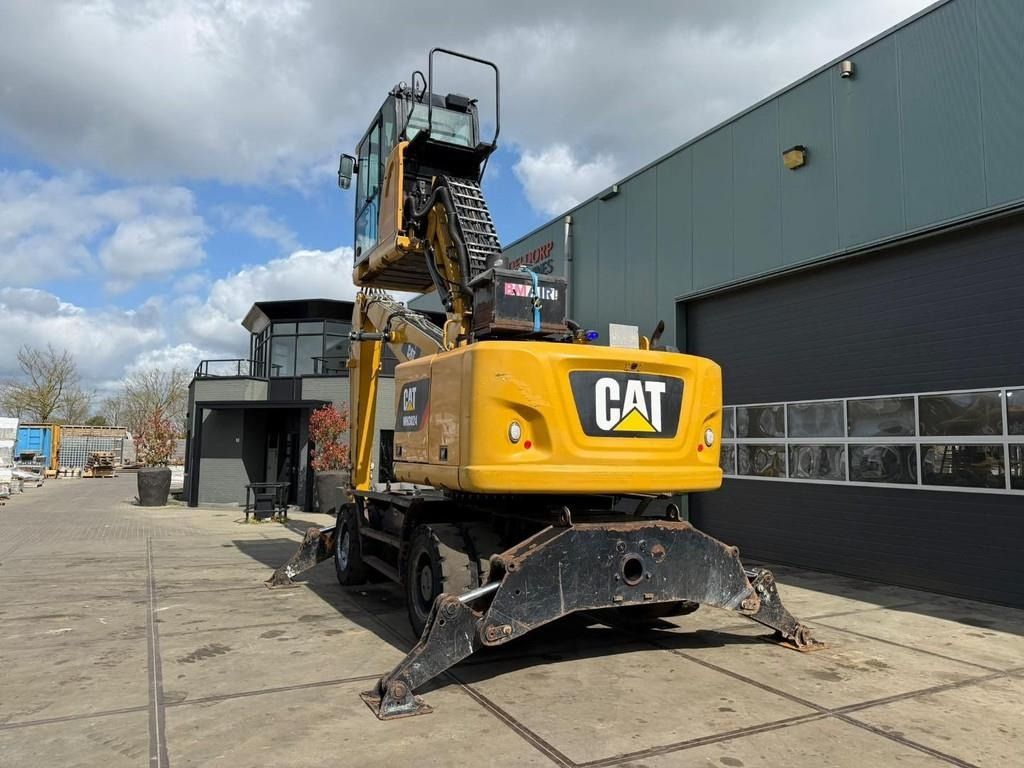 2018 Caterpillar MH3024 Material Handler