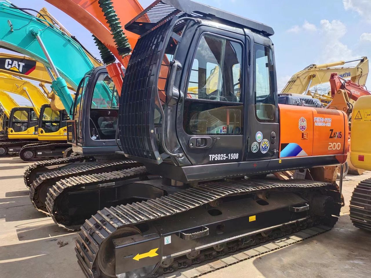 2021 Hitachi ZX200 Gąsienicowa koparka