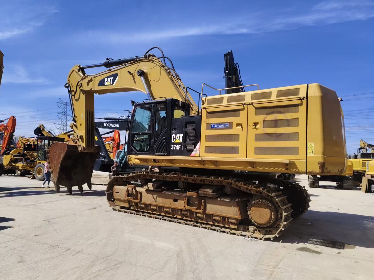 2023 Caterpillar 374F Crawler Excavator