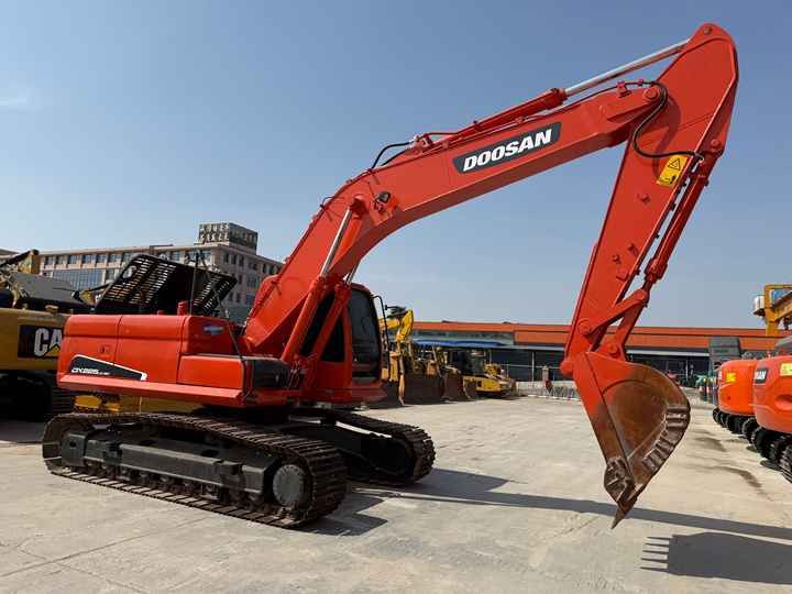 2022 Doosan DX225LC-9C Crawler Excavator