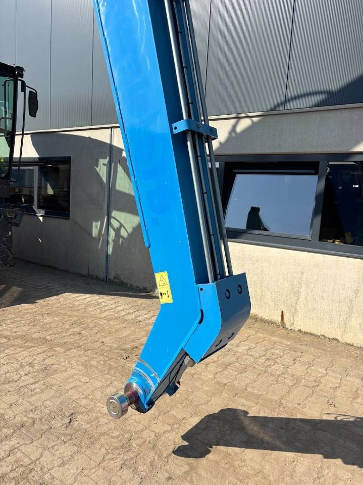 2018 Fuchs MHL320F Material Handler