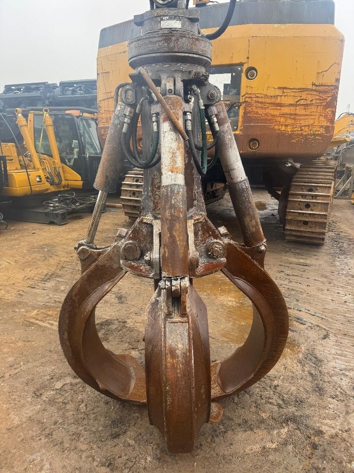 2011 Fuchs MHL335 Material Handler