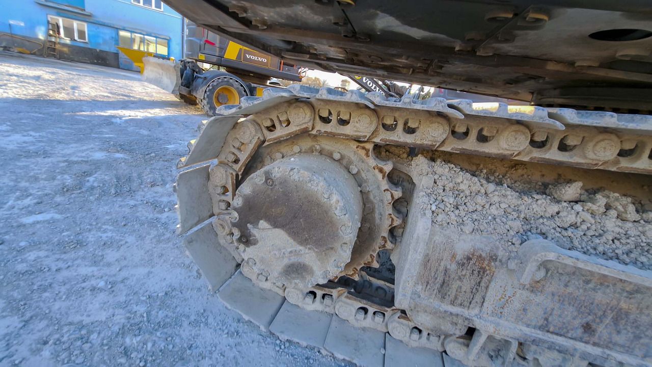 2015 Volvo EC220E Crawler Excavator