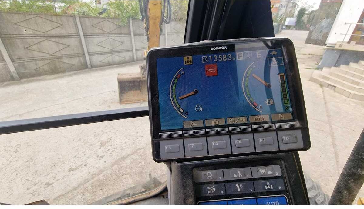 Komatsu PW148-8 Wheel Excavator