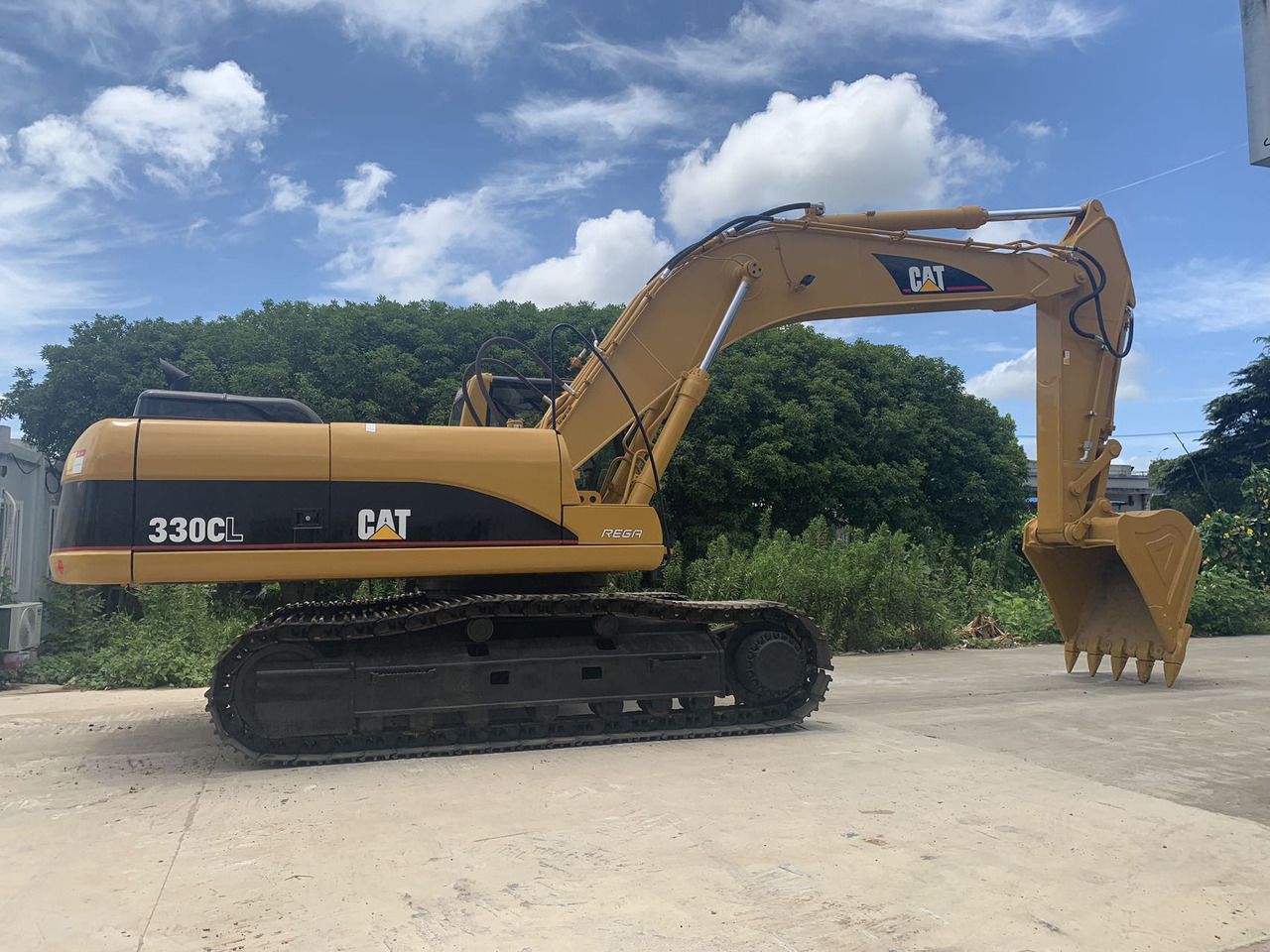 2021 Caterpillar 330CL Crawler Excavator
