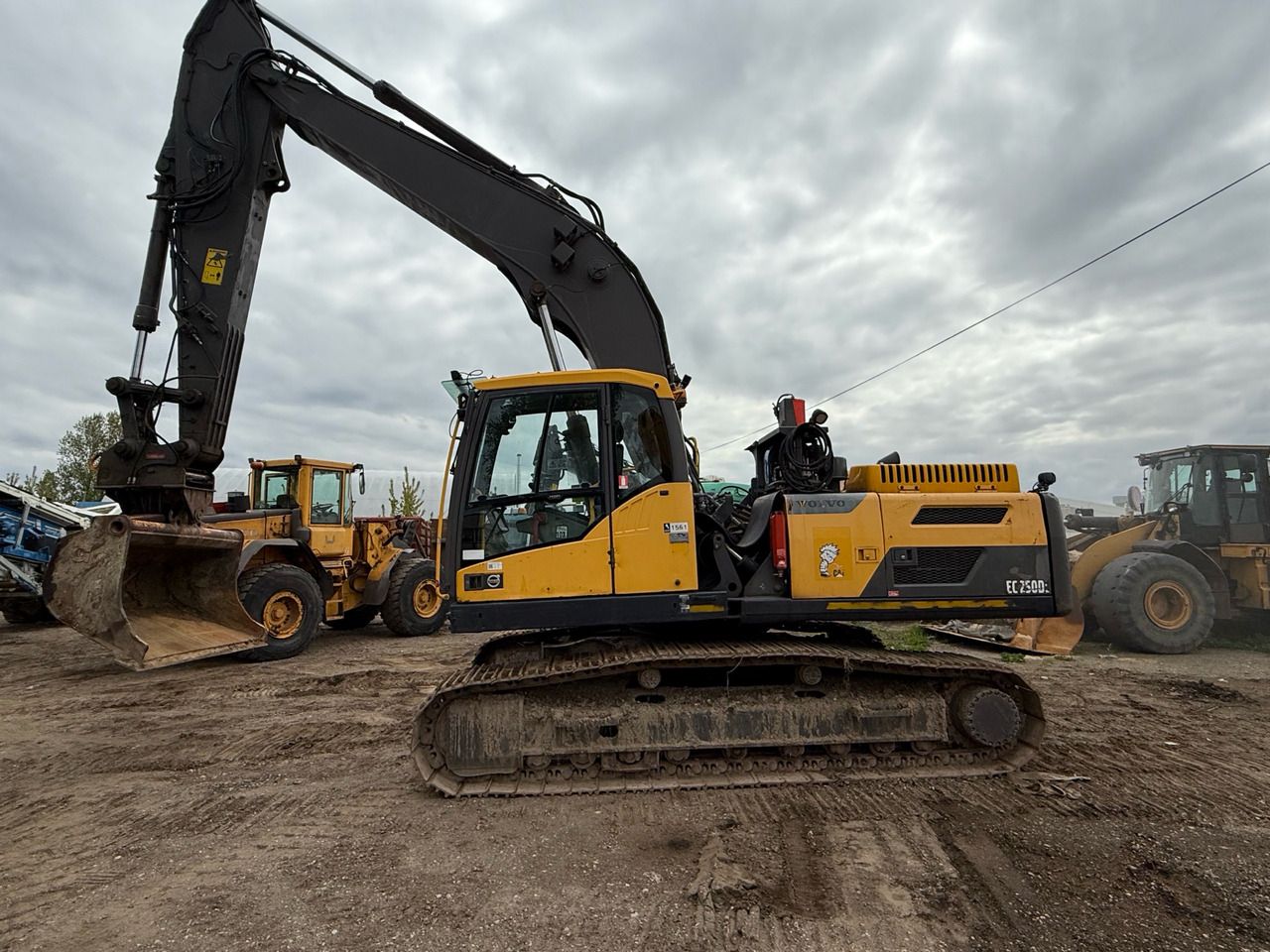 2014 Volvo 250D Crawler Excavator