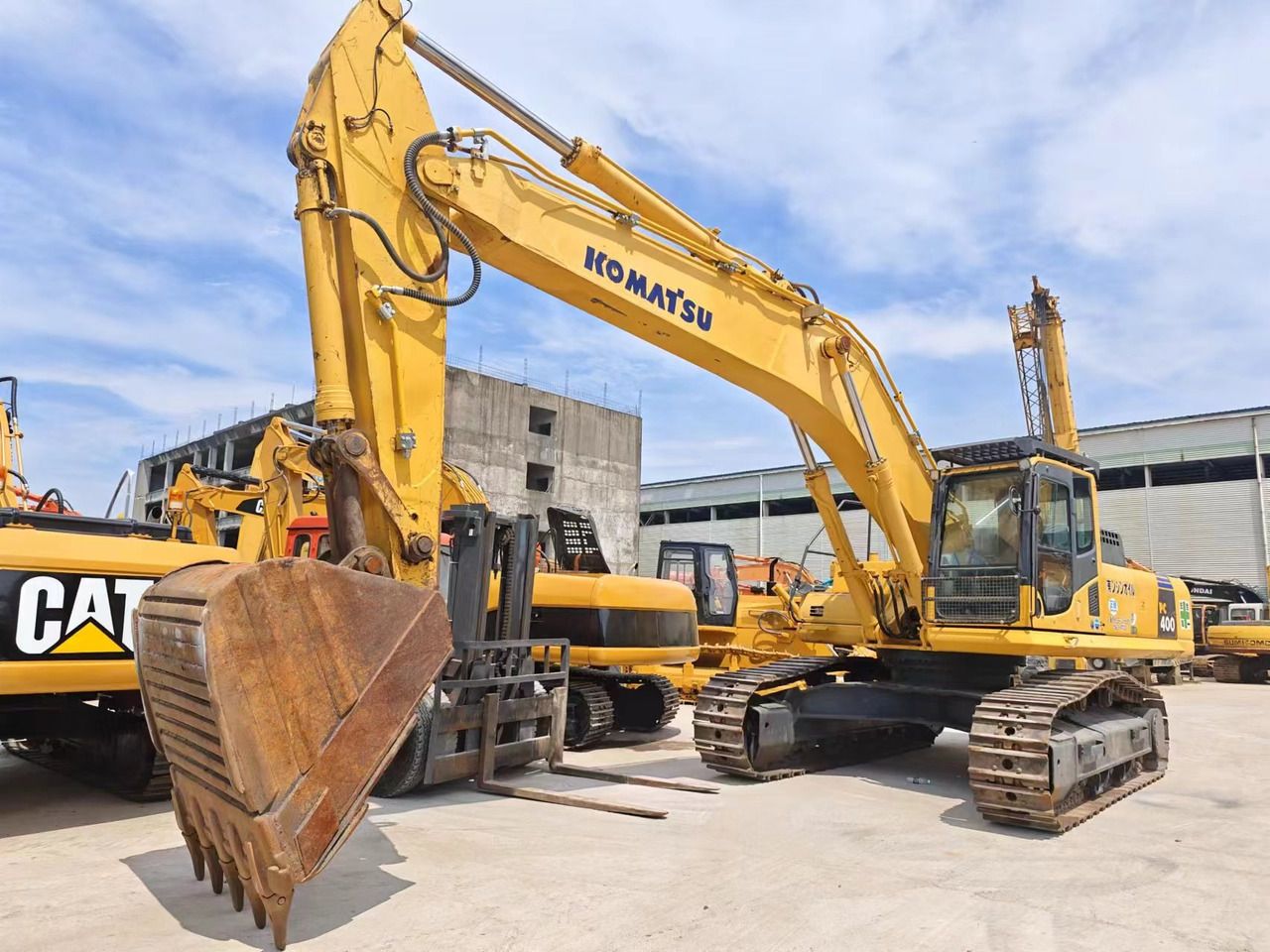 2020 Komatsu PC400-8 Crawler Excavator