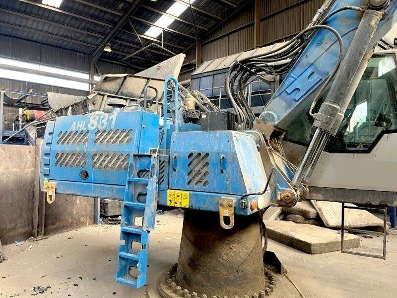 2014 Fuchs AHL 831 D Material Handler