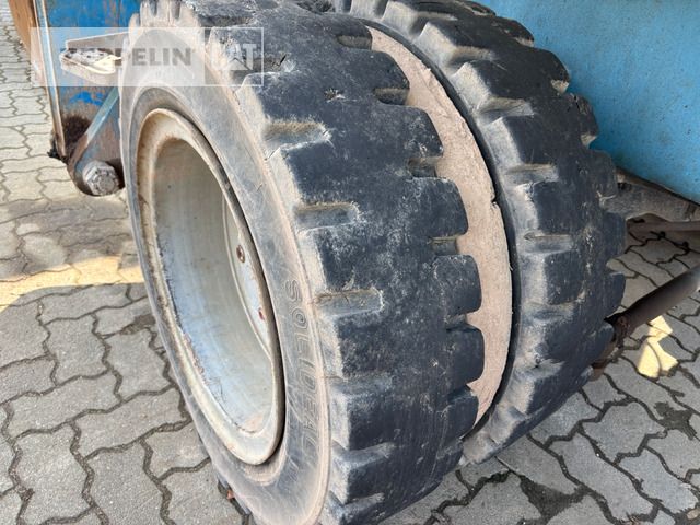 2007 Fuchs MHL320 Material Handler