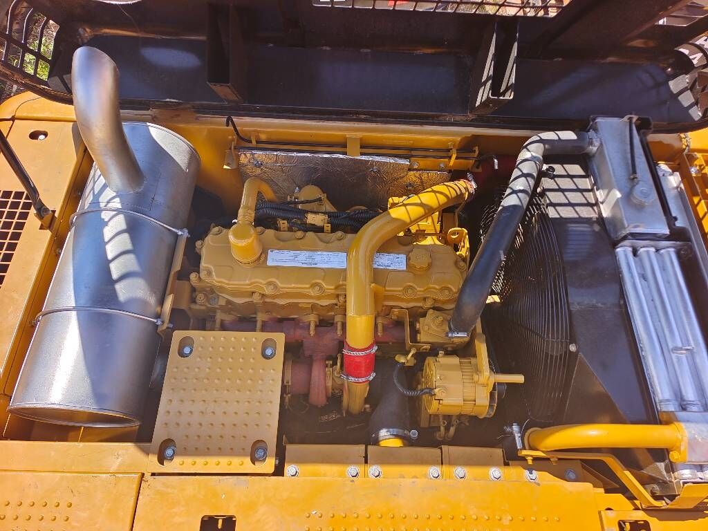 2024 Caterpillar 320D2 Crawler Excavator