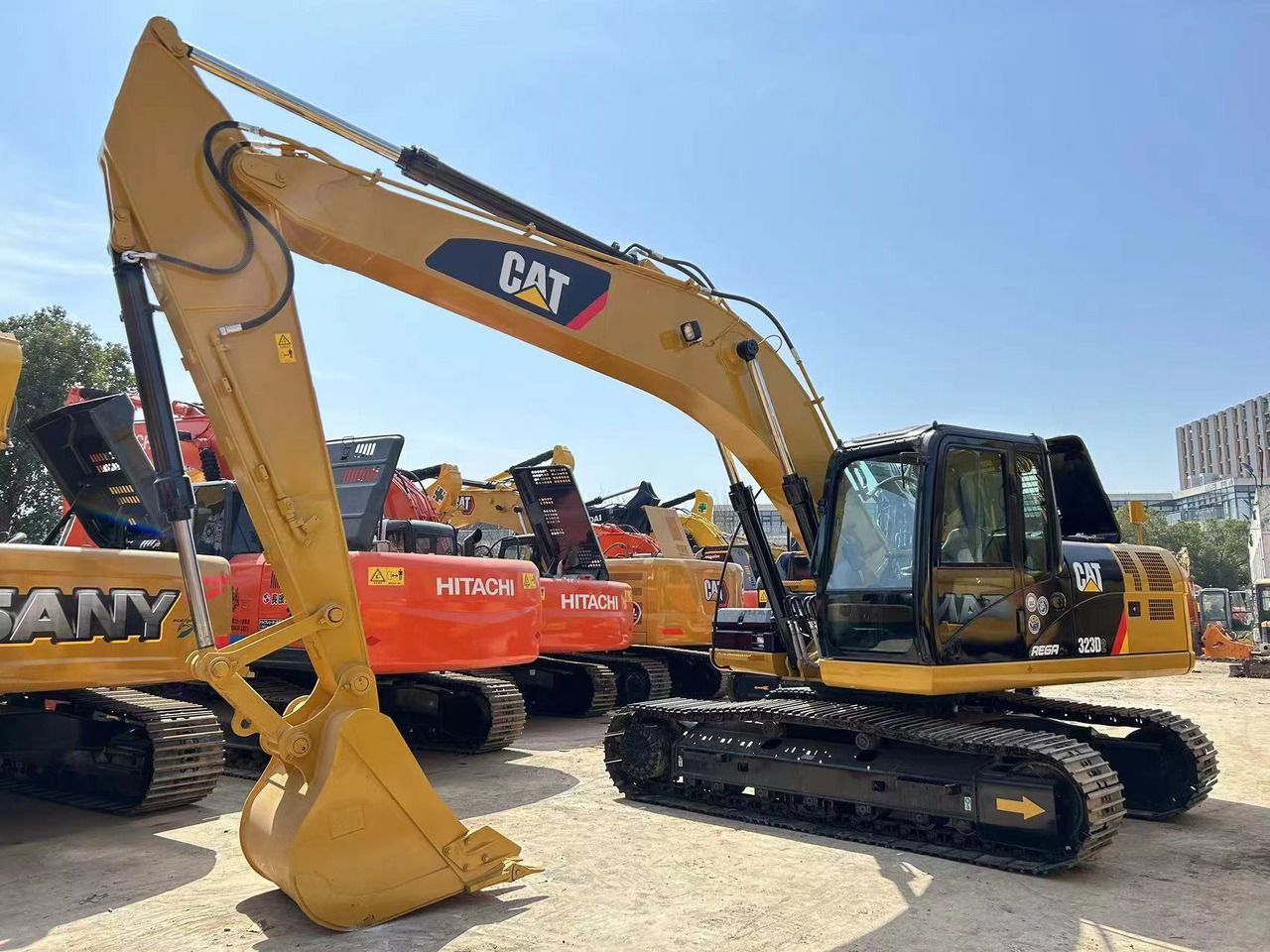 2015 Caterpillar 323DL Crawler Excavator