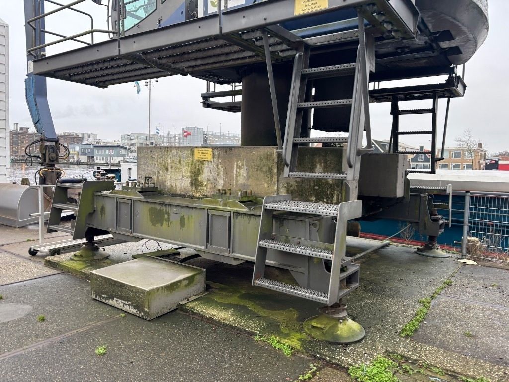 2005 Sennebogen 830A E Material Handler