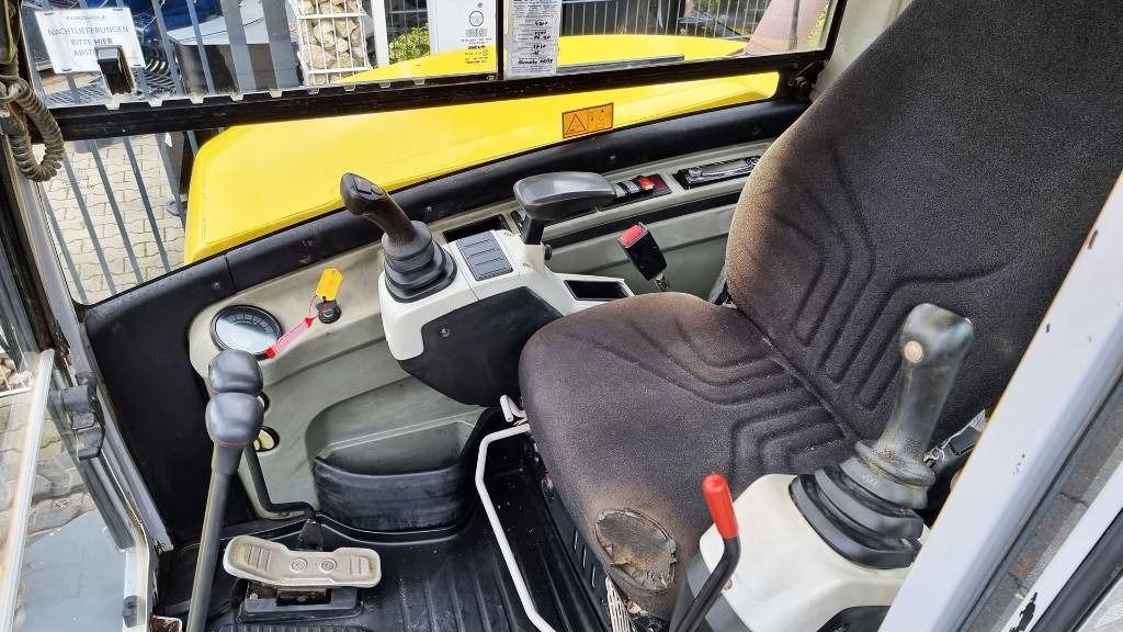 2011 Wacker Neuson 6003 RD Mini Excavator
