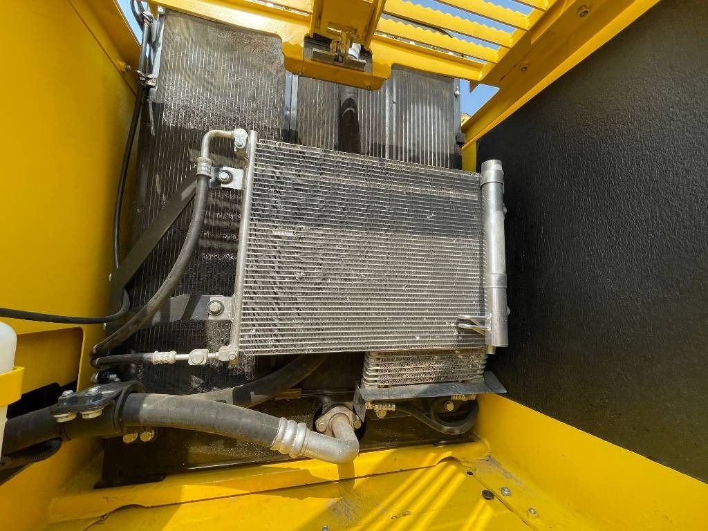 2024 Komatsu PC220 LC Crawler Excavator