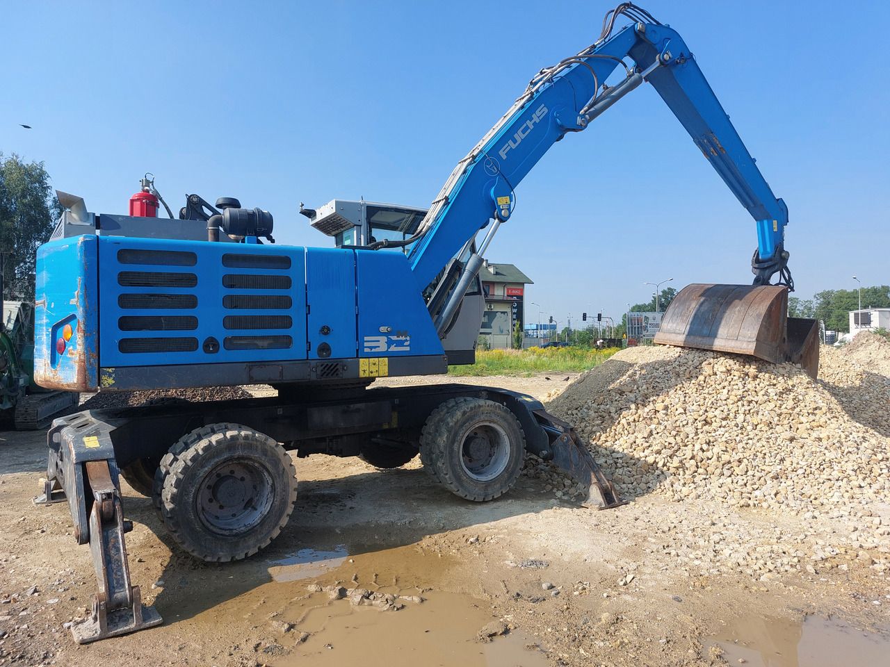 2017 Fuchs MHL320 Material Handler